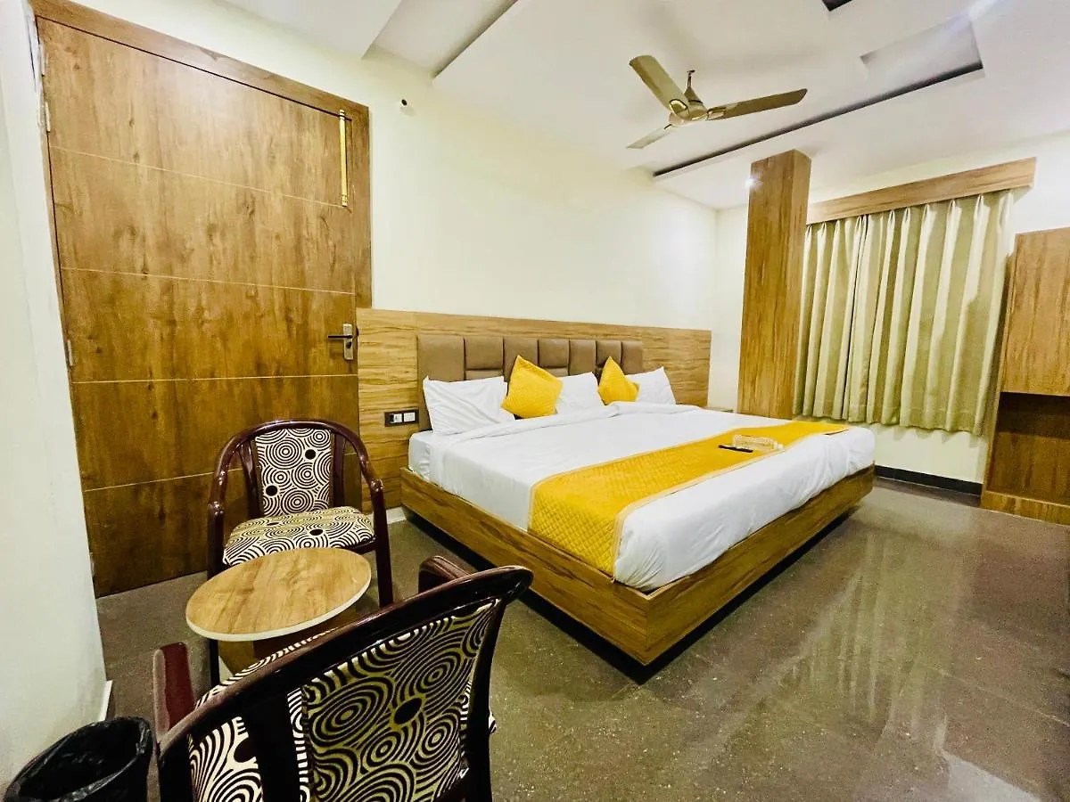 Hotel Taj Star By Urban Stay آغْرا