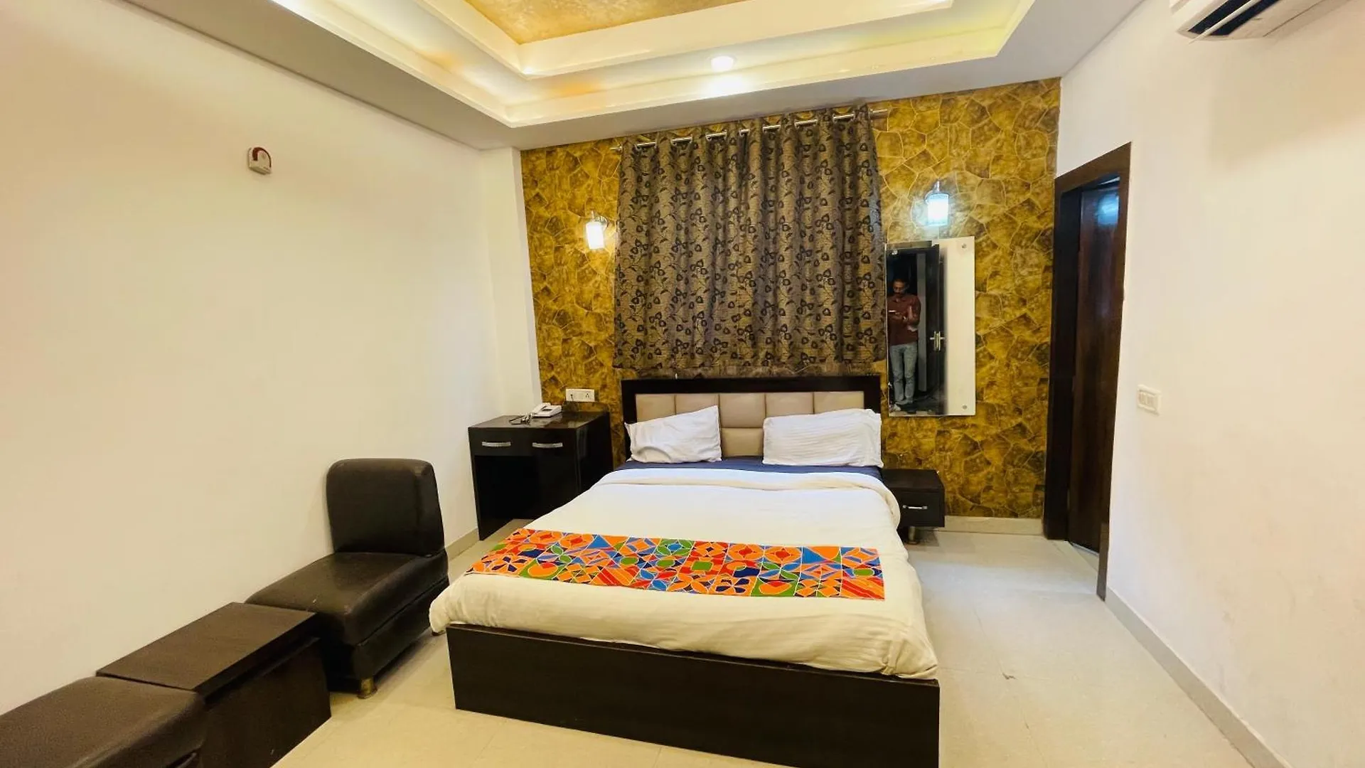Hotel Taj Star By Urban Stay آغْرا