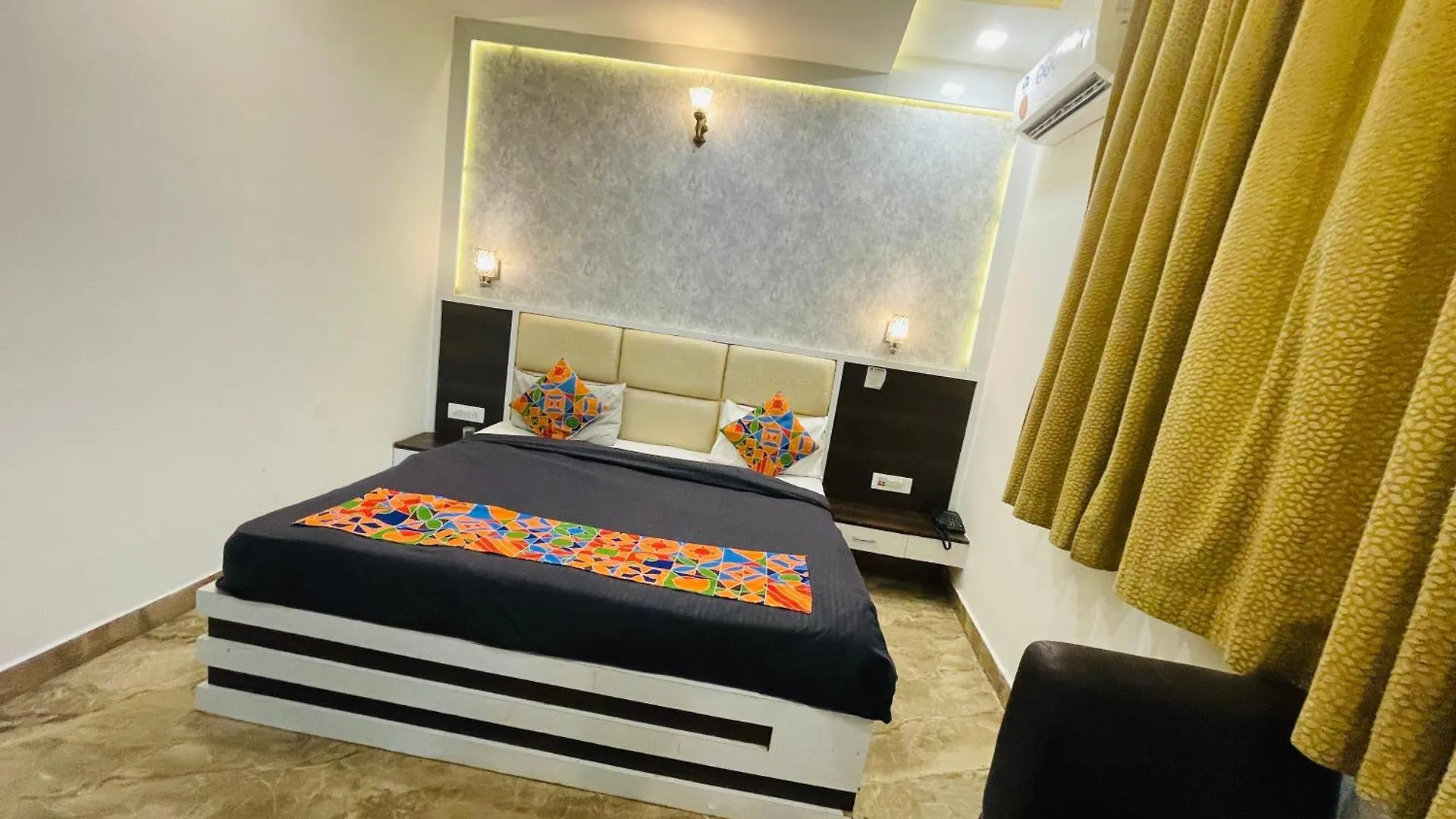 Hotel Taj Star By Urban Stay آغْرا