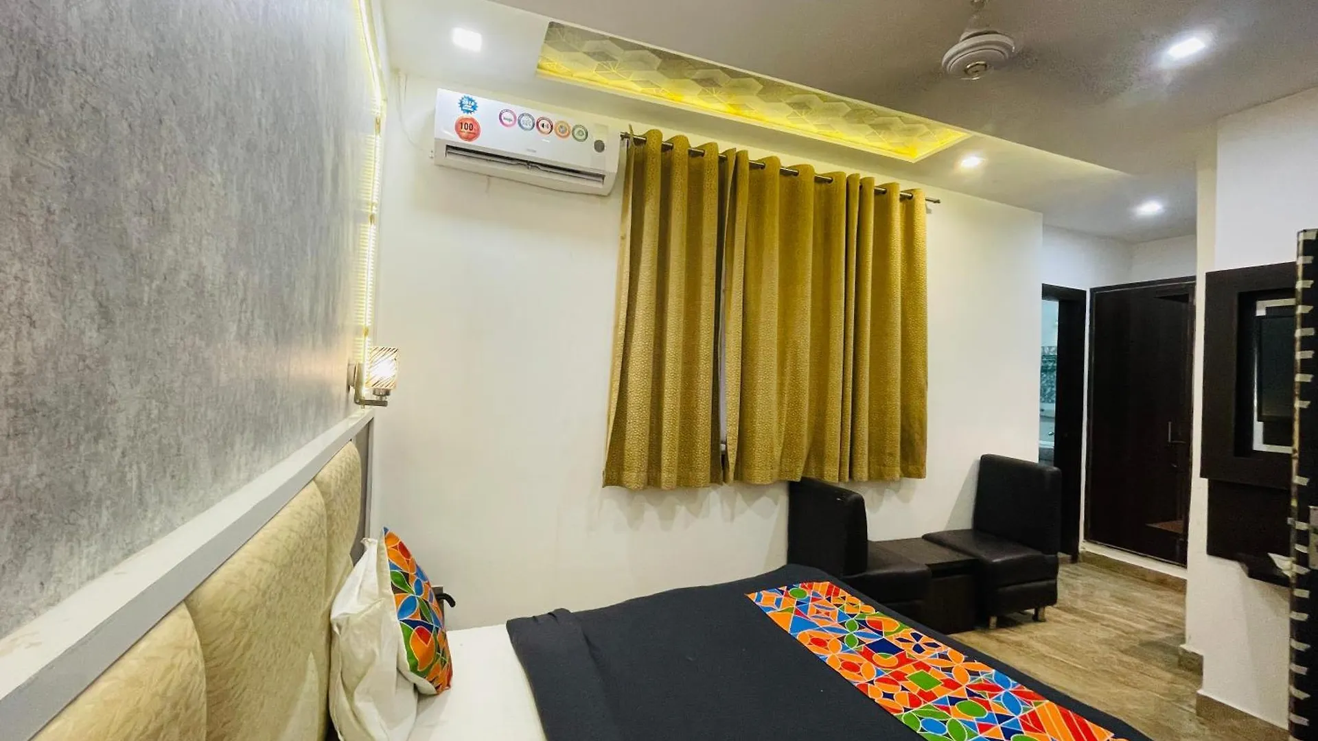 Hotel Taj Star By Urban Stay آغْرا